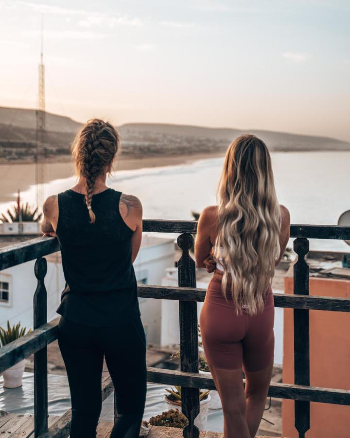 Amayour Surf Hostel ทากาเซาท์ ภายนอก รูปภาพ