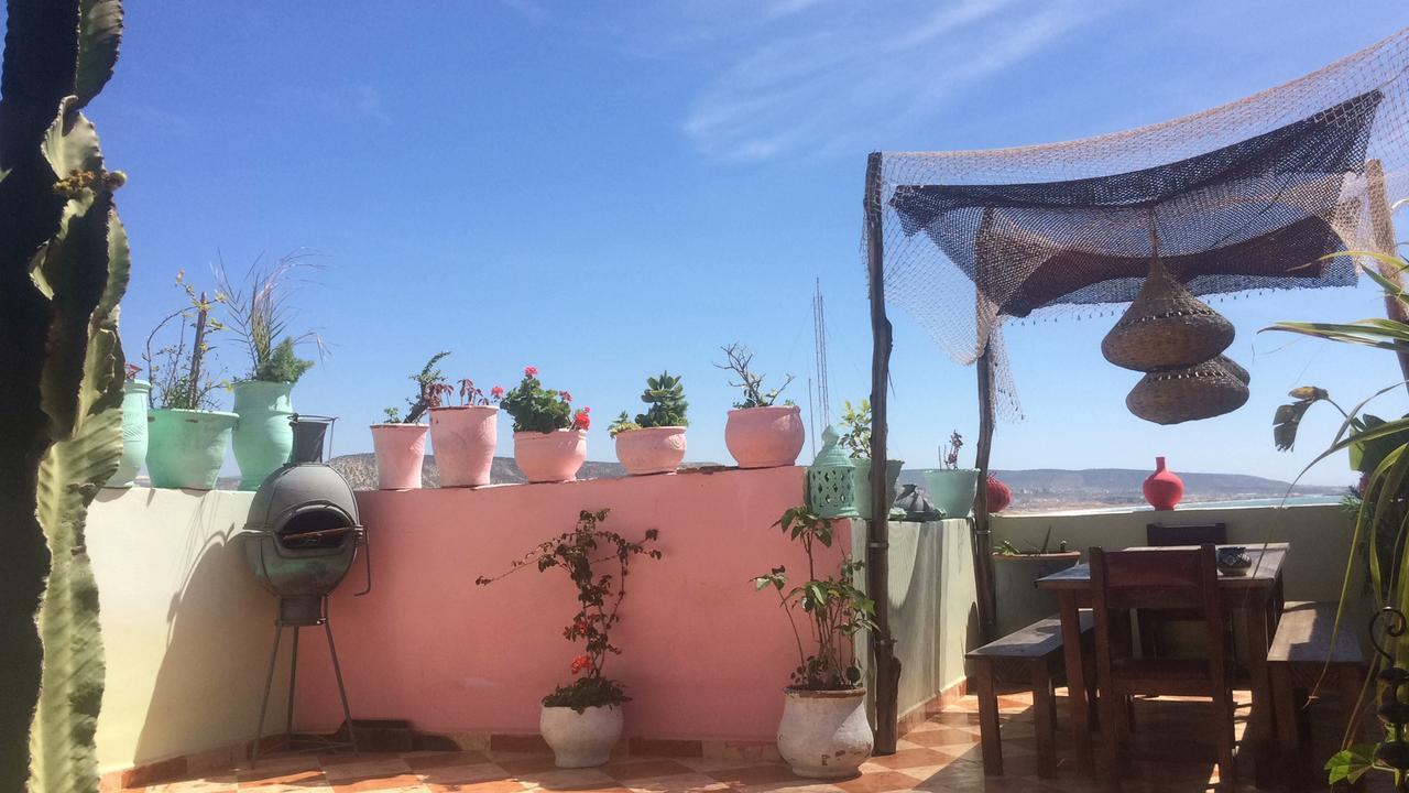 Amayour Surf Hostel ทากาเซาท์ ภายนอก รูปภาพ
